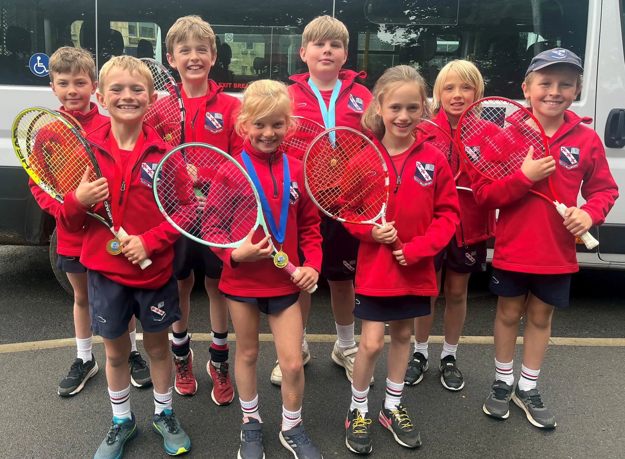 kids playing tennis